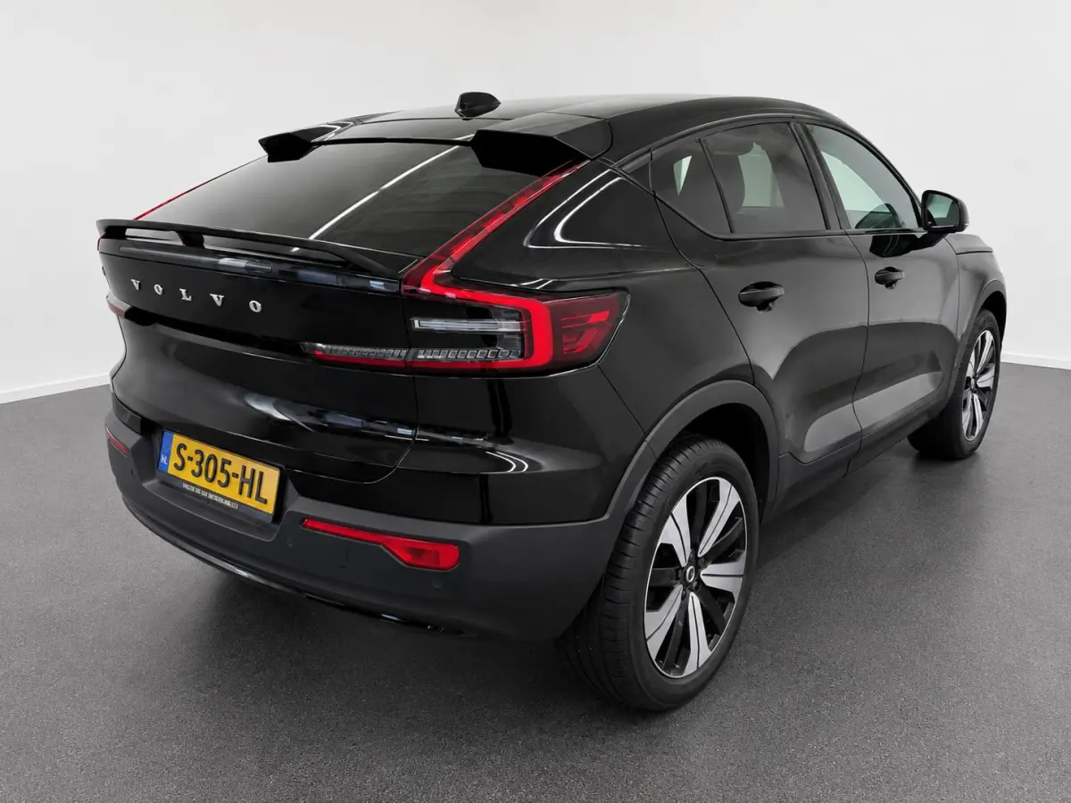 Recharge Plus 69 kWh SoH 95% Panoramadak Camera Apple Carplay Android Auto Navigatie Adaptive Cruise Control Warmtepomp Stoel- en stuurverwarming Keyless Entry Climate Control