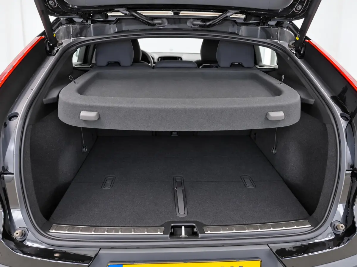 Recharge Plus 69 kWh SoH 95% Panoramadak Camera Apple Carplay Android Auto Navigatie Adaptive Cruise Control Warmtepomp Stoel- en stuurverwarming Keyless Entry Climate Control