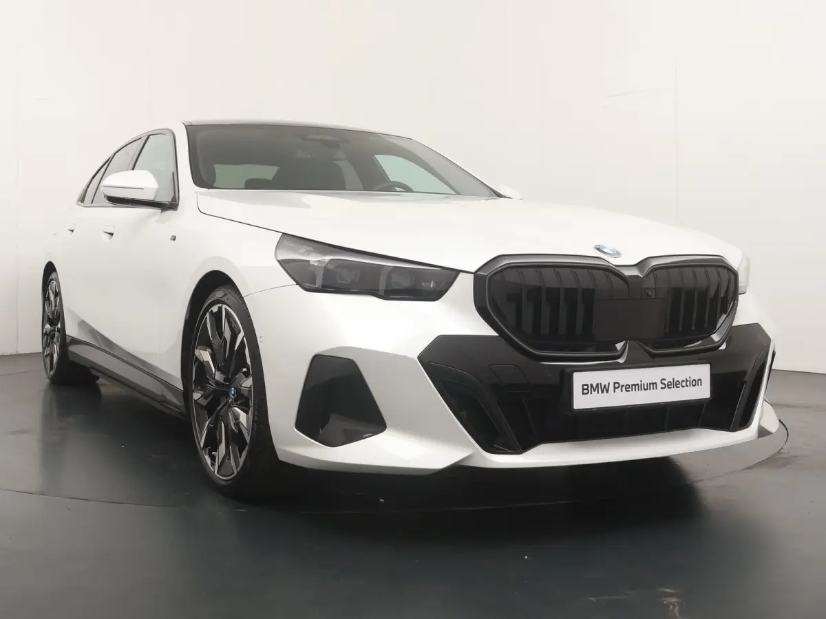 eDrive40 84 kWh M Sport Pro | Glazen Panoramadak | 21" Individual | Leder |  Stuur- & Stoelverwarming | Driving Assistant Professional | Harman Kardon | Head-Up | Stoelventilatie | Comfort A