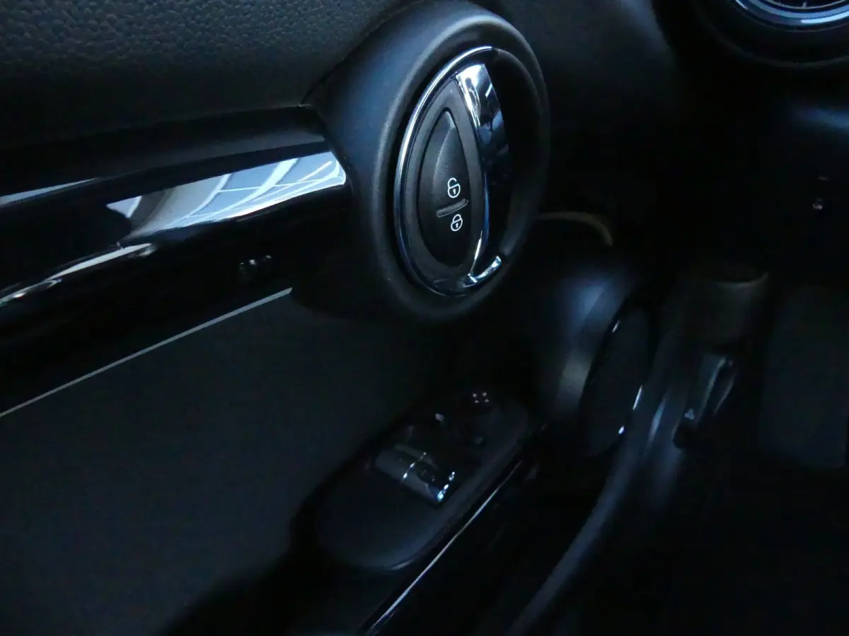 Automaat Carplay 17" Led Stoelverwarming Keyless
