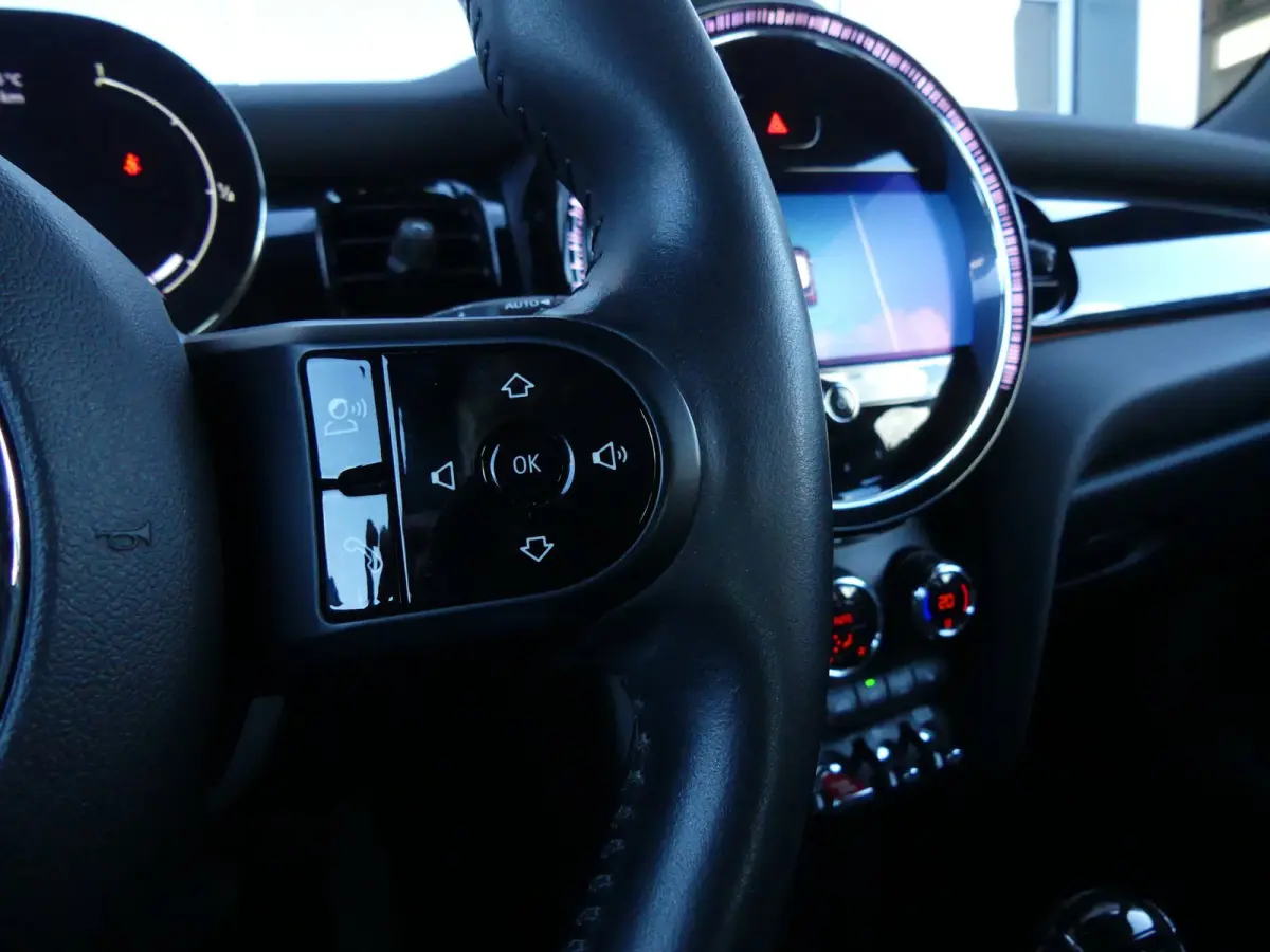 Automaat Carplay 17" Led Stoelverwarming Keyless