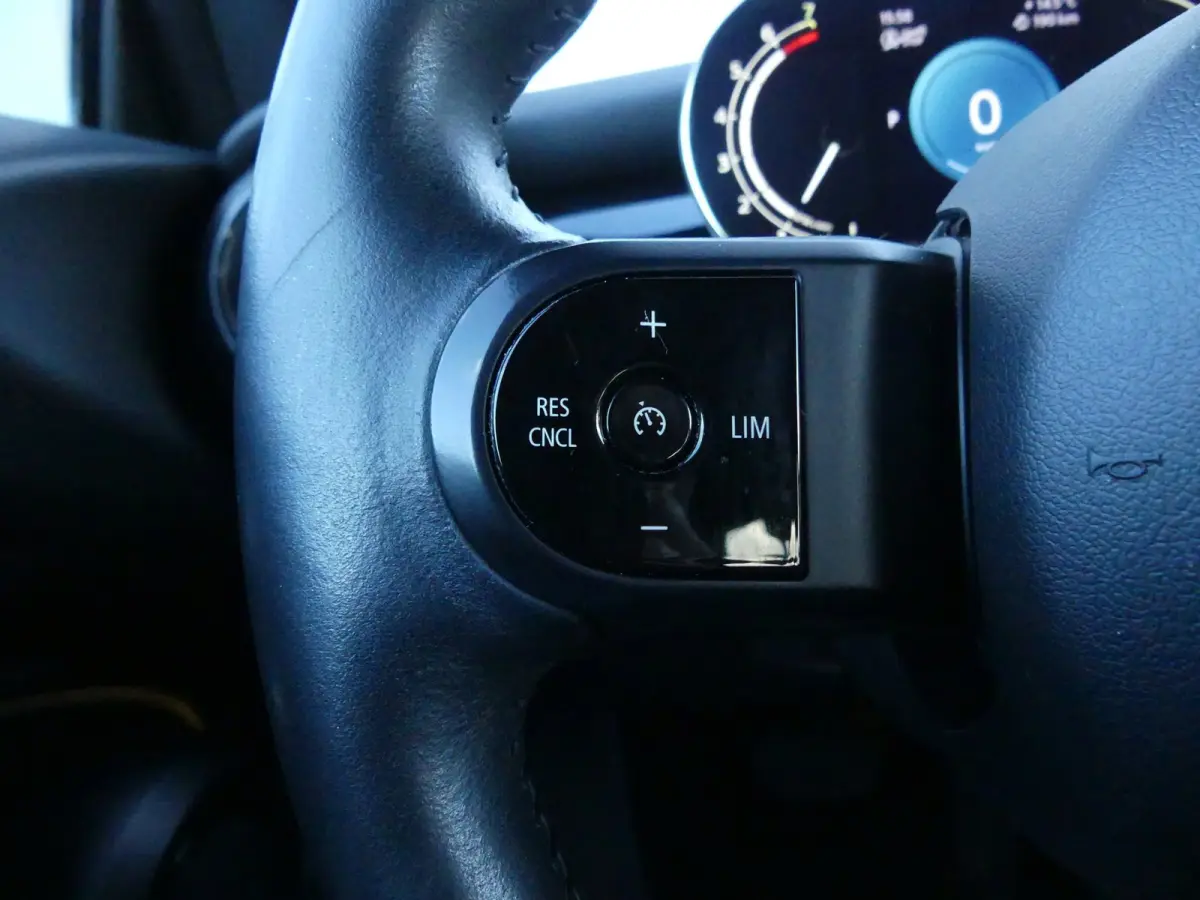 Automaat Carplay 17" Led Stoelverwarming Keyless