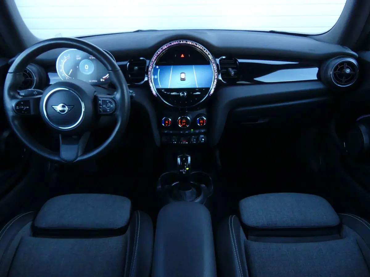 Automaat Carplay 17" Led Stoelverwarming Keyless