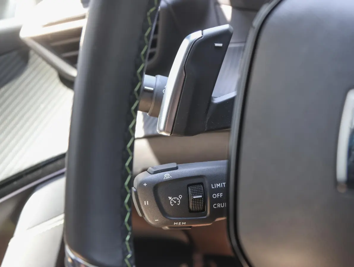 1.2 145pk Hybrid GT | Navigatie | Camera voor en achter | Adaptive Cruise Control | Draadloos Apple Carplay en Android Auto | Full LED kolampen