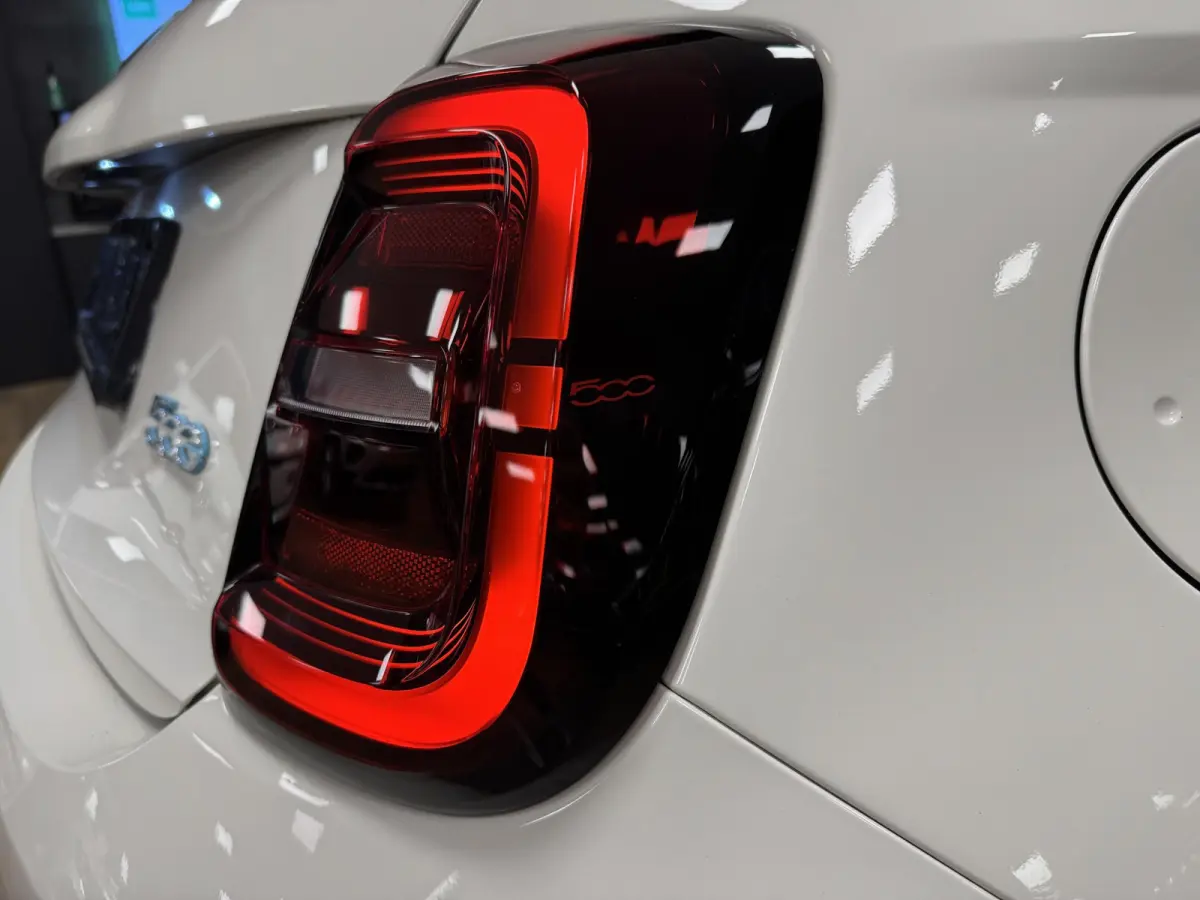 Urban 42 kWh |AIRCO|SNELLADEN|16" INCH LM VELGEN|CARPLAY|LED|