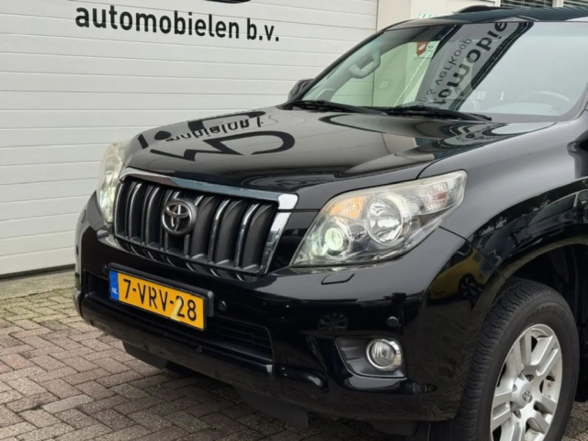 3.0 D-4D-F LX High Roof Window Van - NAP - Dealer onderhouden -Trekhaak-Grijs kenteken-bank voor geel aanwezig