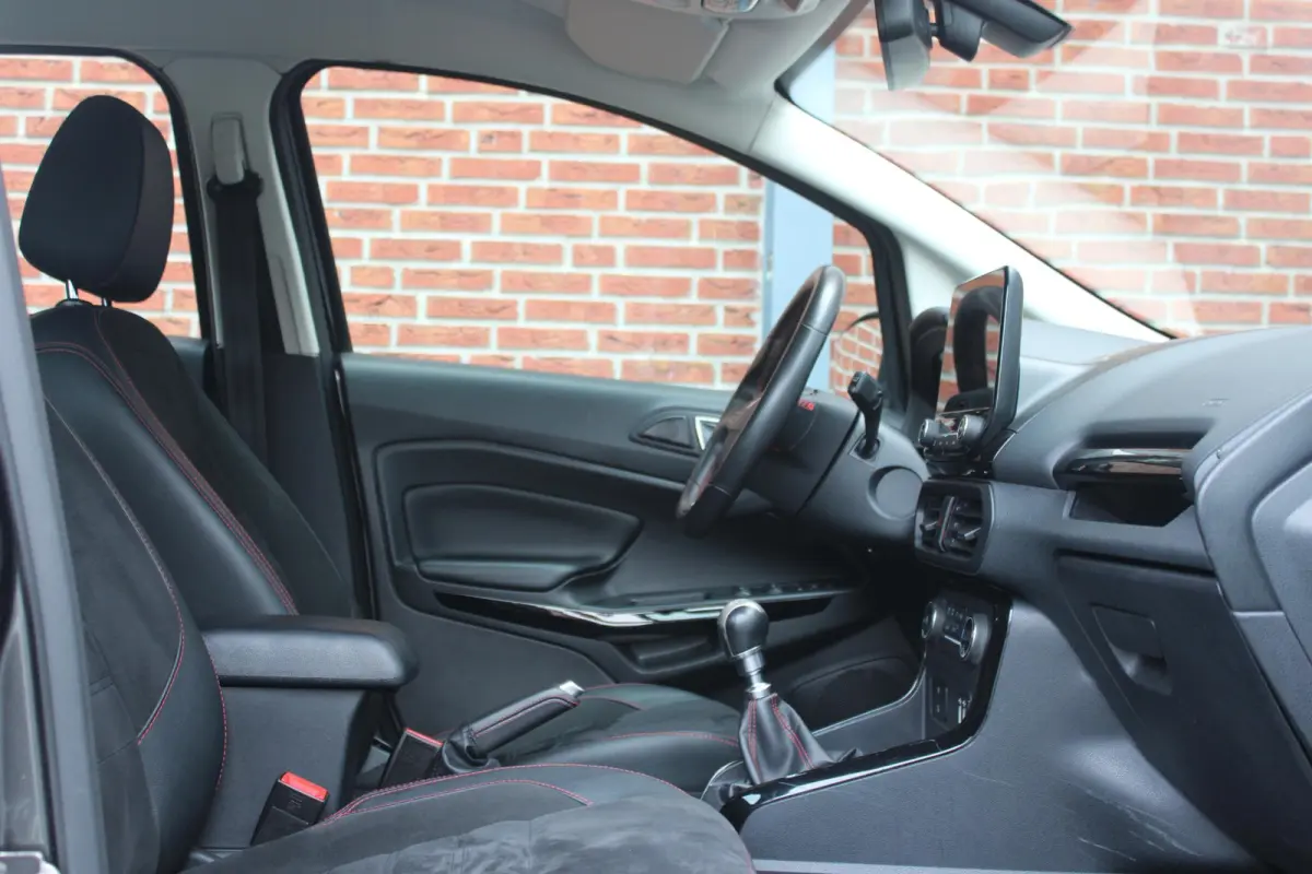 1.0 EcoBoost ST-Line | Trekhaak | Navi/Carplay/Android | Parkeersensoren |