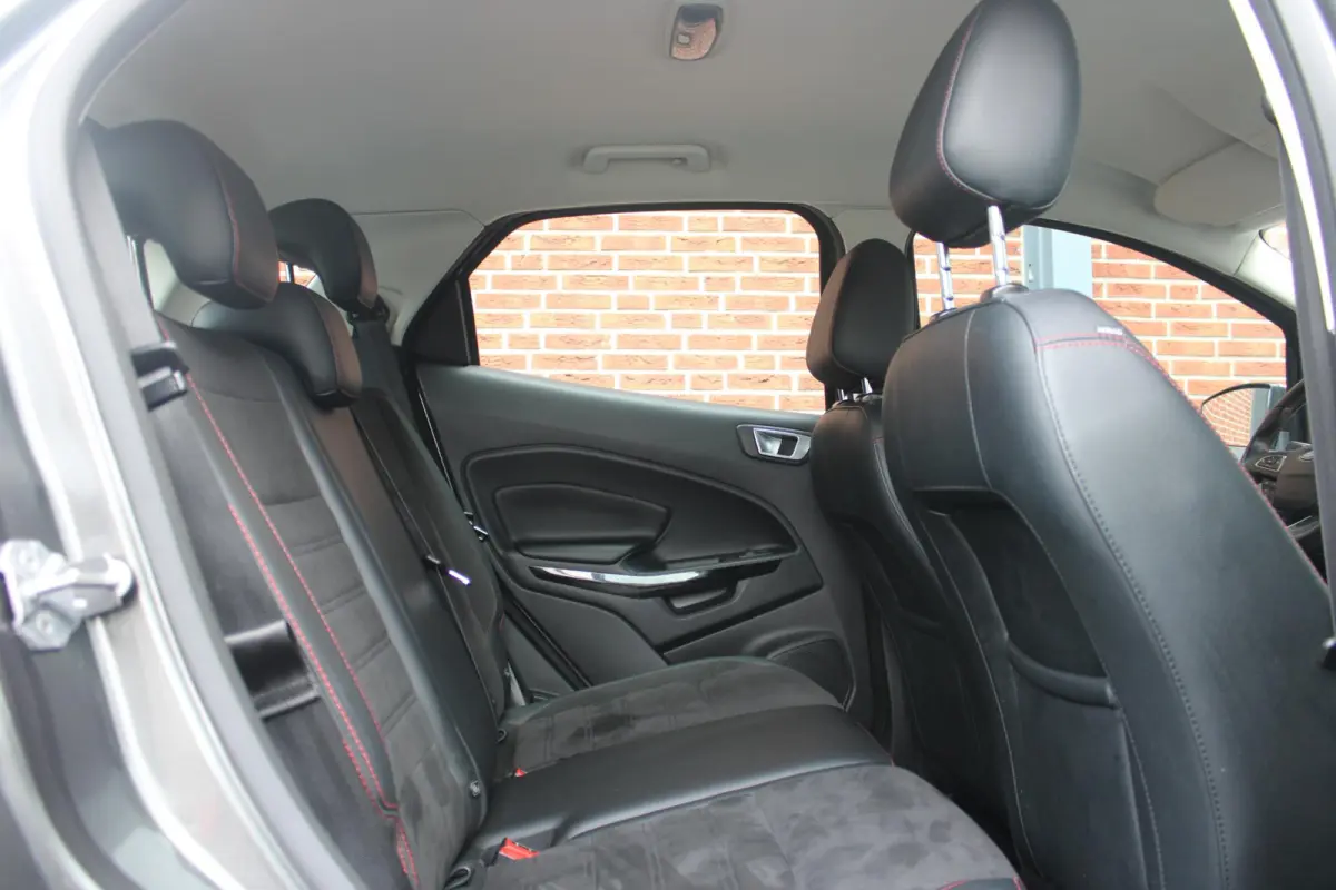 1.0 EcoBoost ST-Line | Trekhaak | Navi/Carplay/Android | Parkeersensoren |