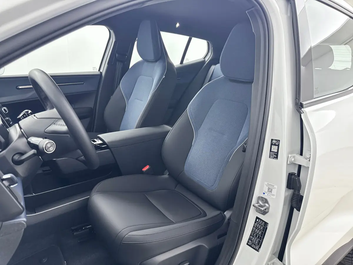 Single Motor Extended Range Plus Europa 69kWh | 19" Allseason | Stoel/Stuurverwarming | Elektr. verst. Stoelen | Harman Kardon | Adaptieve Cruise | BLIS | Parkeercamera