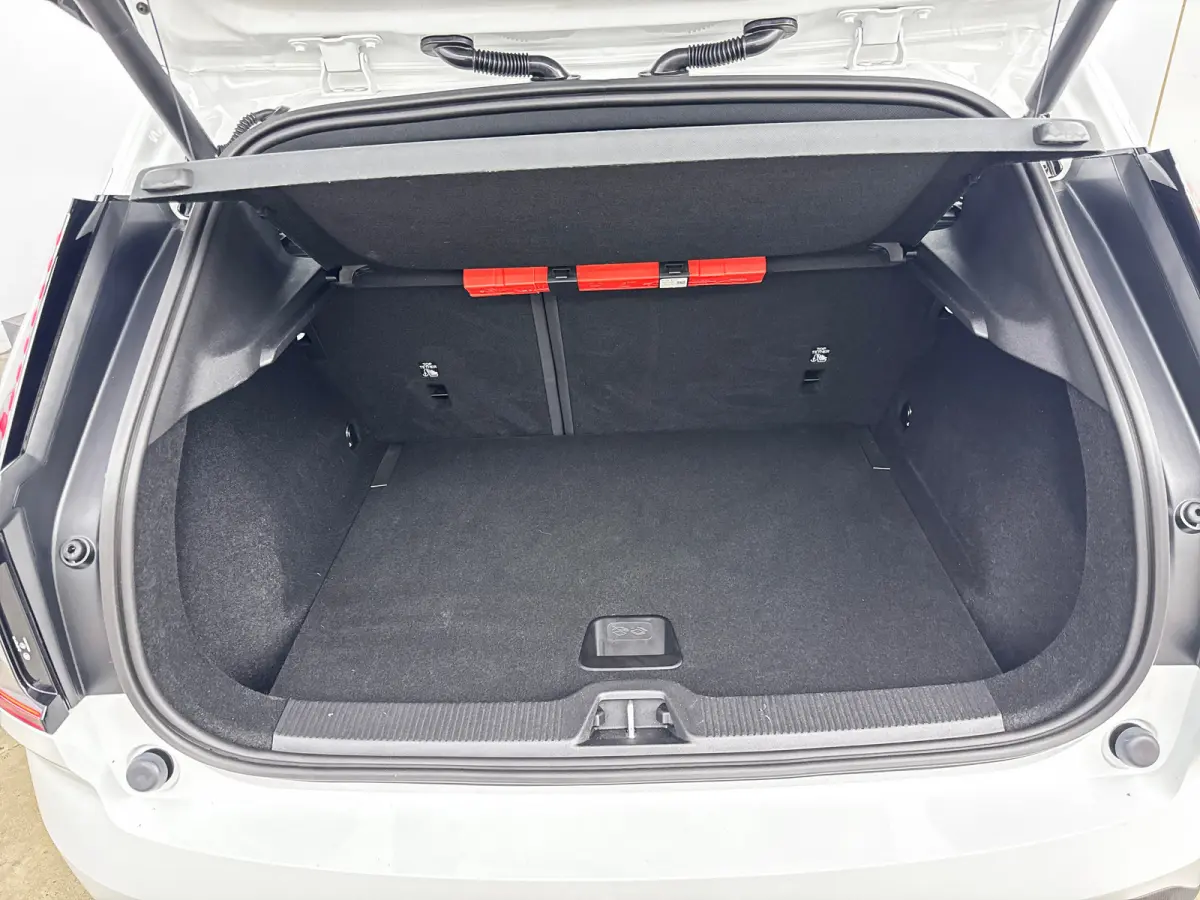 Single Motor Extended Range Plus Europa 69kWh | 19" Allseason | Stoel/Stuurverwarming | Elektr. verst. Stoelen | Harman Kardon | Adaptieve Cruise | BLIS | Parkeercamera