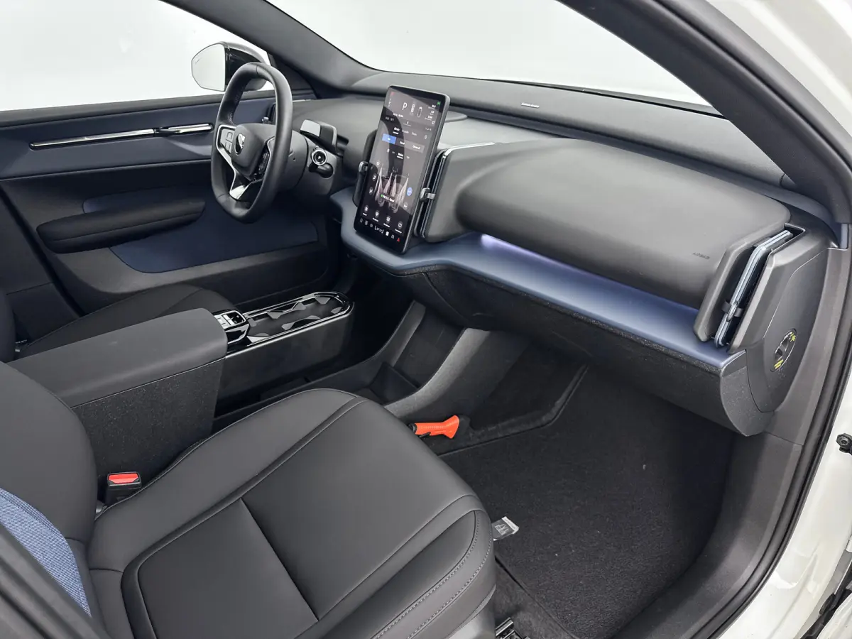 Single Motor Extended Range Plus Europa 69kWh | 19" Allseason | Stoel/Stuurverwarming | Elektr. verst. Stoelen | Harman Kardon | Adaptieve Cruise | BLIS | Parkeercamera
