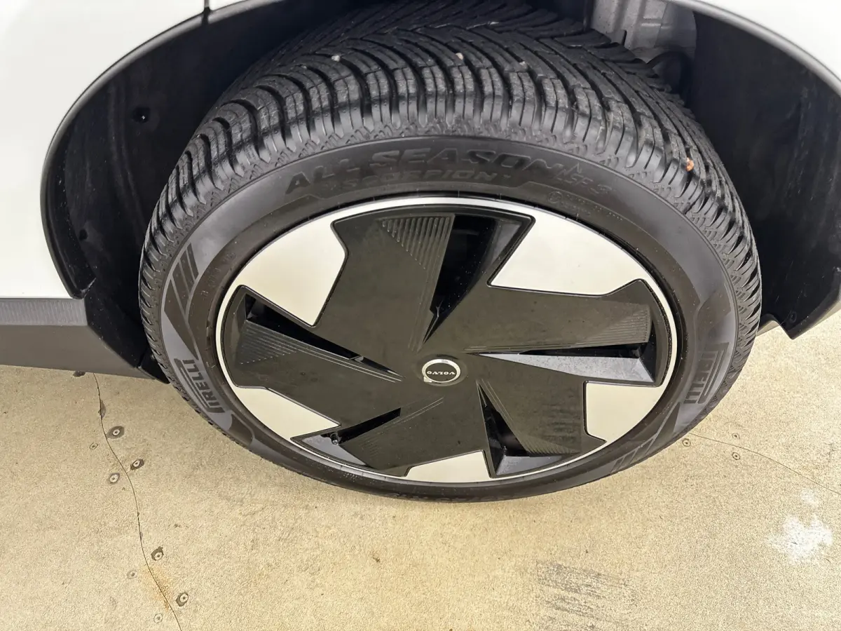 Single Motor Extended Range Plus Europa 69kWh | 19" Allseason | Stoel/Stuurverwarming | Elektr. verst. Stoelen | Harman Kardon | Adaptieve Cruise | BLIS | Parkeercamera