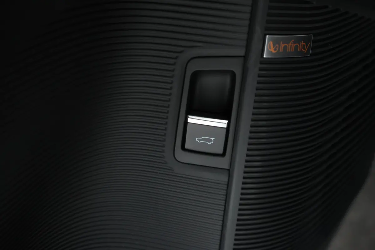 1.5 DM-i FWD Boost Plug in hybrid, Demo!