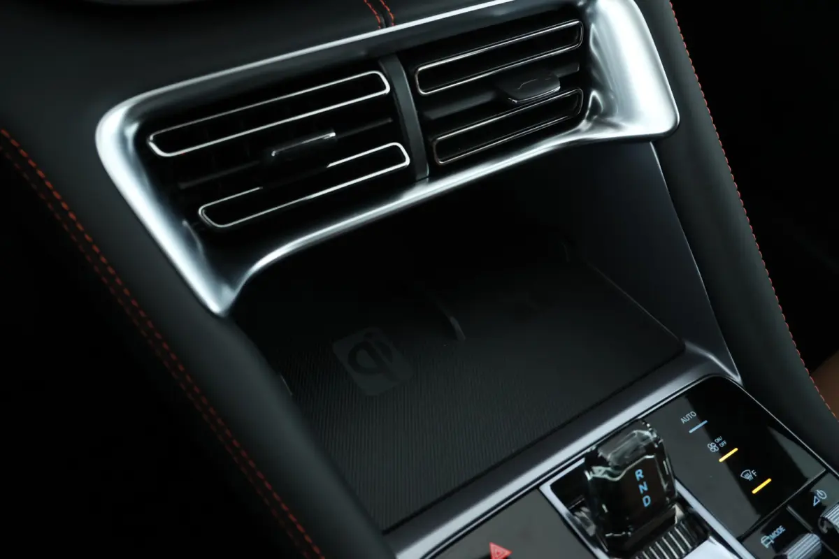 1.5 DM-i FWD Boost Plug in hybrid, Demo!