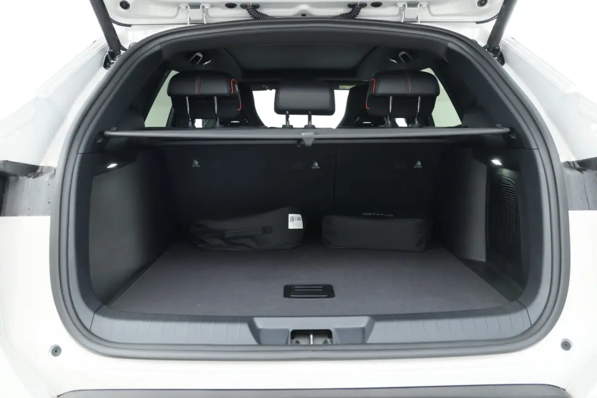 1.5 DM-i FWD Boost Plug in hybrid, Demo!