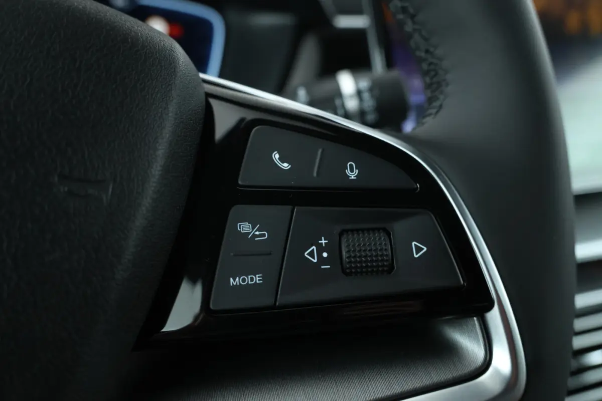 1.5 DM-i FWD Boost Plug in hybrid, Demo!