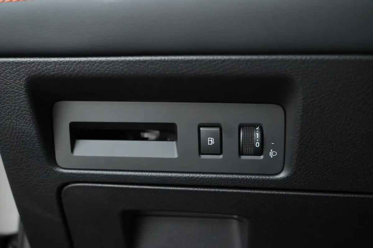 1.5 DM-i FWD Boost Plug in hybrid, Demo!