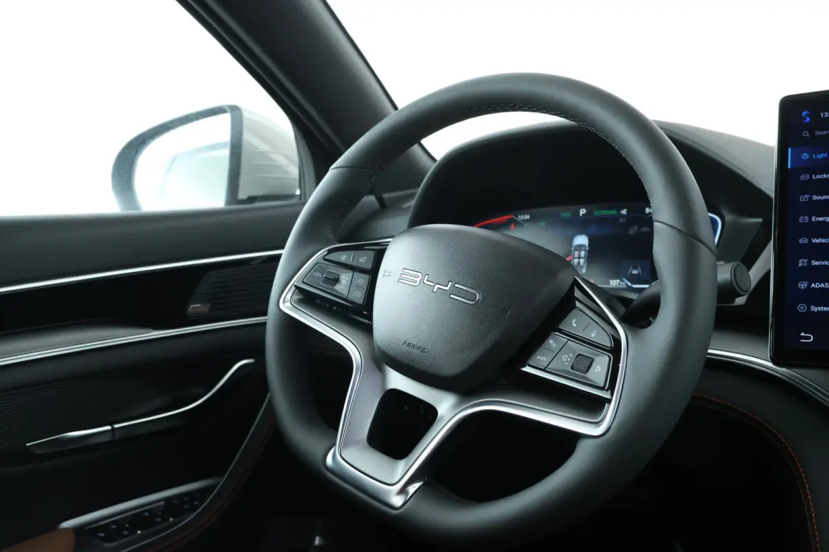 1.5 DM-i FWD Boost Plug in hybrid, Demo!