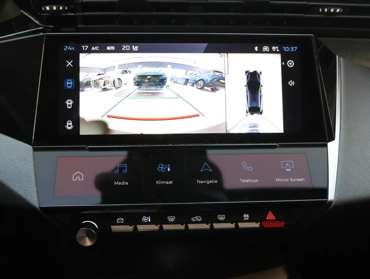 Allure Avantage Plug-in Hybrid 225 pk Automaat | AGR-stoel | Navigatie | Achteruitrijcamera | Stoelverwarming | Apple Carplay/ Android auto