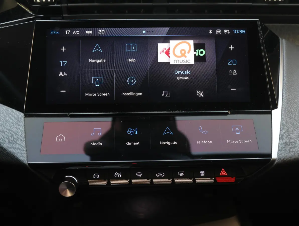 Allure Avantage Plug-in Hybrid 225 pk Automaat | AGR-stoel | Navigatie | Achteruitrijcamera | Stoelverwarming | Apple Carplay/ Android auto
