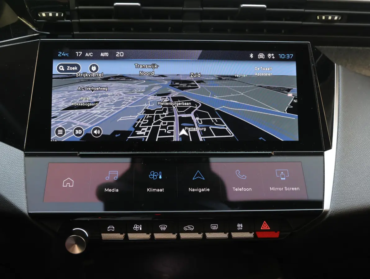 Allure Avantage Plug-in Hybrid 225 pk Automaat | AGR-stoel | Navigatie | Achteruitrijcamera | Stoelverwarming | Apple Carplay/ Android auto