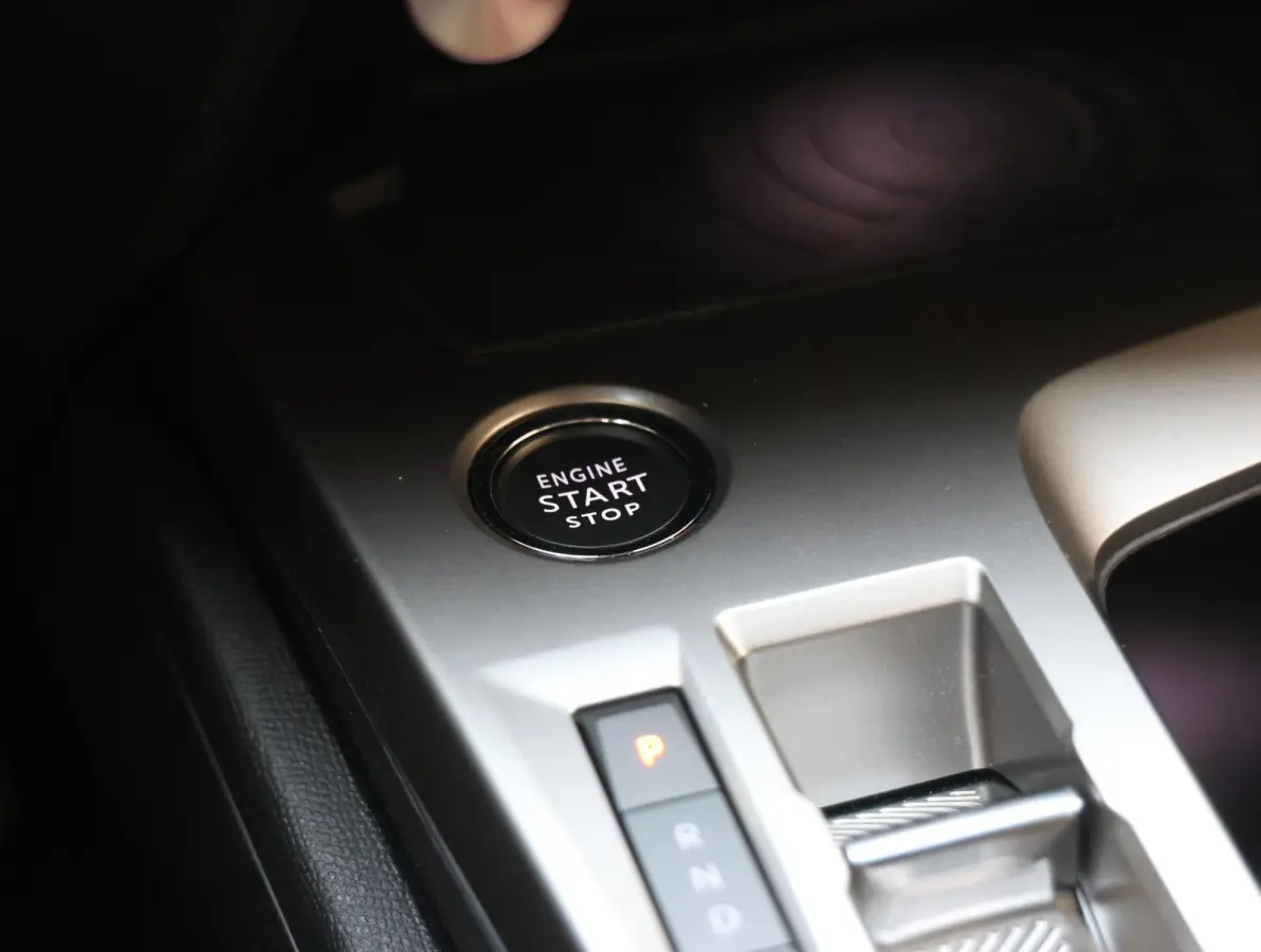 Allure Avantage Plug-in Hybrid 225 pk Automaat | AGR-stoel | Navigatie | Achteruitrijcamera | Stoelverwarming | Apple Carplay/ Android auto