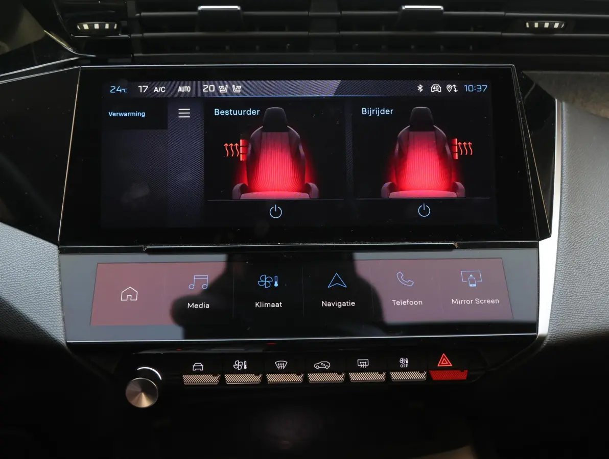 Allure Avantage Plug-in Hybrid 225 pk Automaat | AGR-stoel | Navigatie | Achteruitrijcamera | Stoelverwarming | Apple Carplay/ Android auto