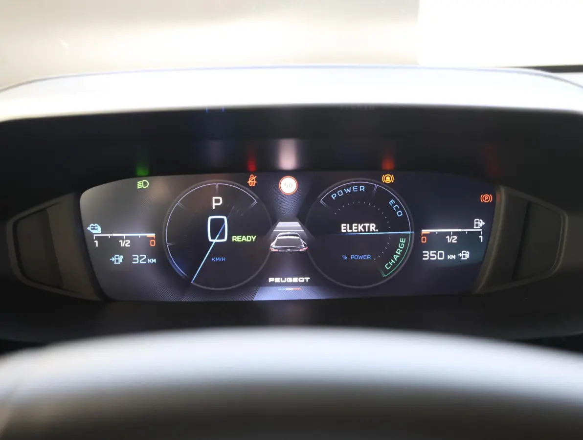 Allure Avantage Plug-in Hybrid 225 pk Automaat | AGR-stoel | Navigatie | Achteruitrijcamera | Stoelverwarming | Apple Carplay/ Android auto
