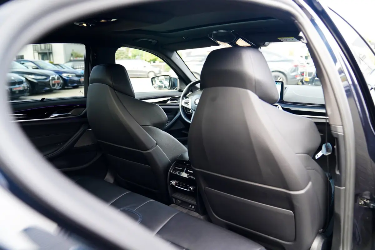 545e xDrive High Executive | Head Up Display | M-Kuipstoelen | Maxton-pakket | 360 Camera | harman/Kardon