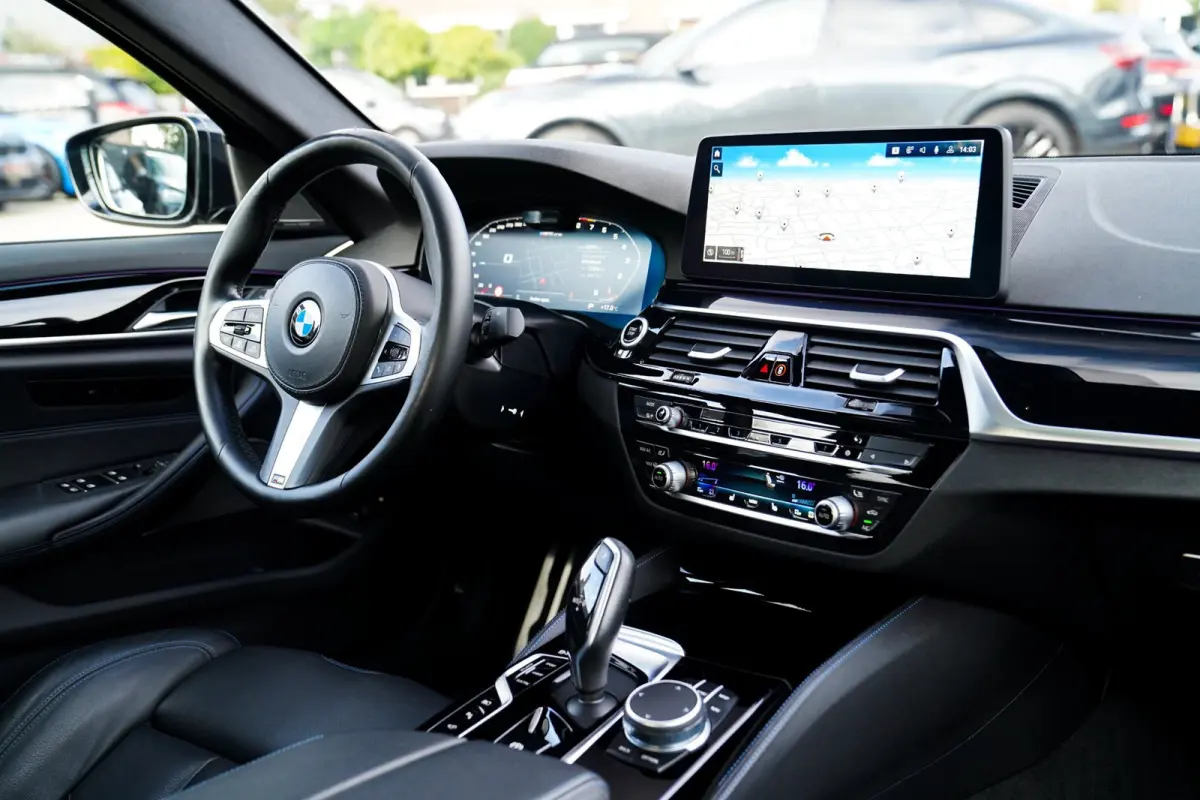 545e xDrive High Executive | Head Up Display | M-Kuipstoelen | Maxton-pakket | 360 Camera | harman/Kardon