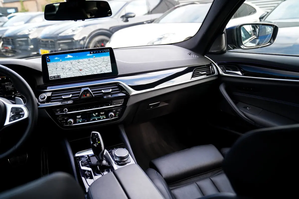 545e xDrive High Executive | Head Up Display | M-Kuipstoelen | Maxton-pakket | 360 Camera | harman/Kardon