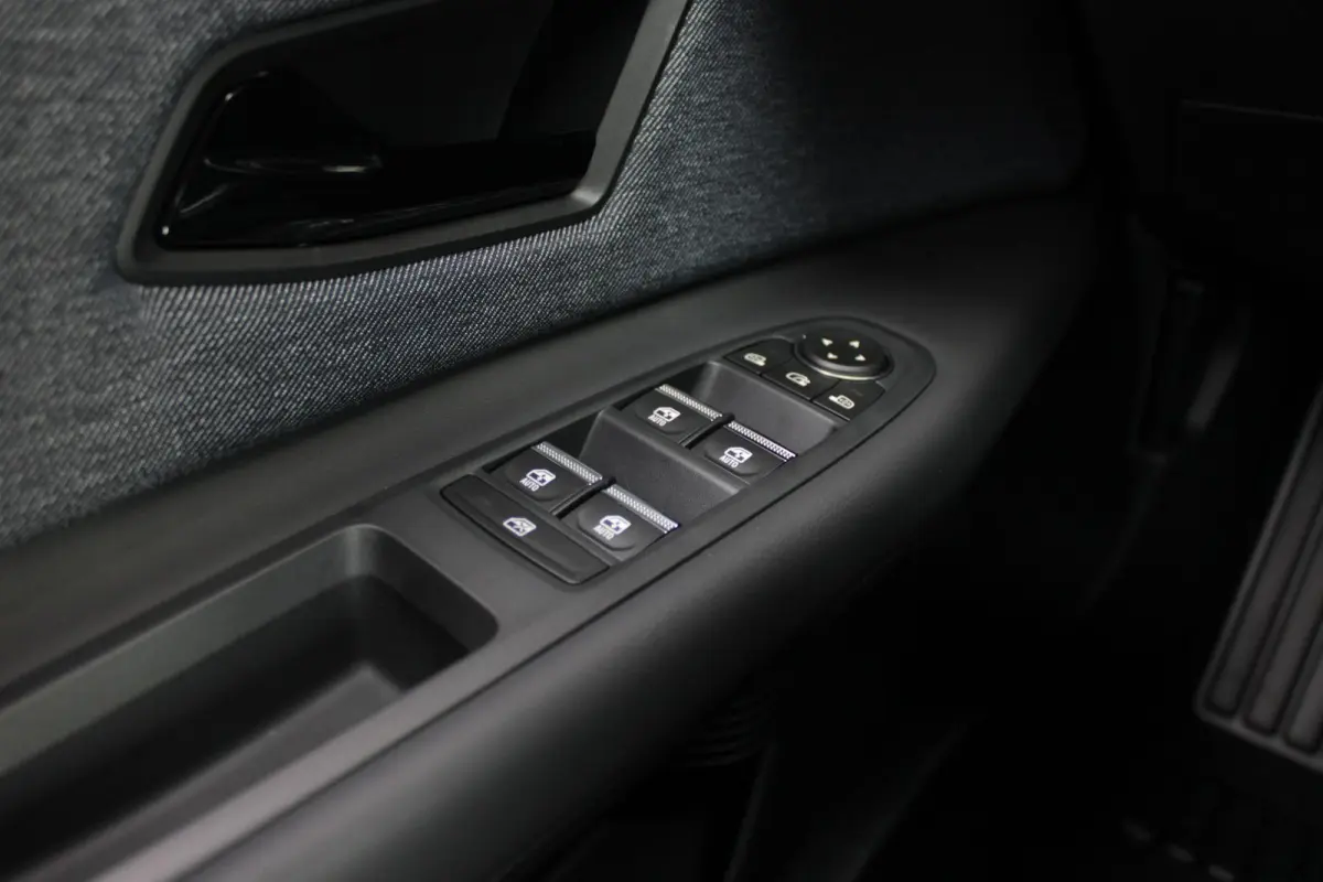 COMFORT RANGE TECHNO 150PK 52 kWh *NIEUWE AUTO!* | PACK WINTER TECHNO: (ELEKTRISCH VERWARMBARE VOORSTOELEN, ELEKTRISCH VERWARMBAAR STUURWIEL, BESTUUDERSSTOEL MET ELEKTRSCH VERSTELBARE LENDES