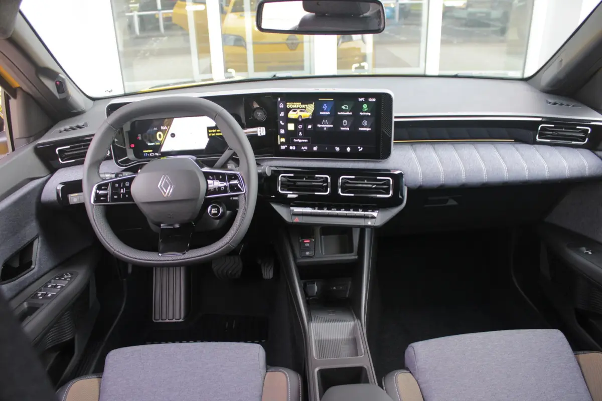 COMFORT RANGE TECHNO 150PK 52 kWh *NIEUWE AUTO!* | PACK WINTER TECHNO: (ELEKTRISCH VERWARMBARE VOORSTOELEN, ELEKTRISCH VERWARMBAAR STUURWIEL, BESTUUDERSSTOEL MET ELEKTRSCH VERSTELBARE LENDES