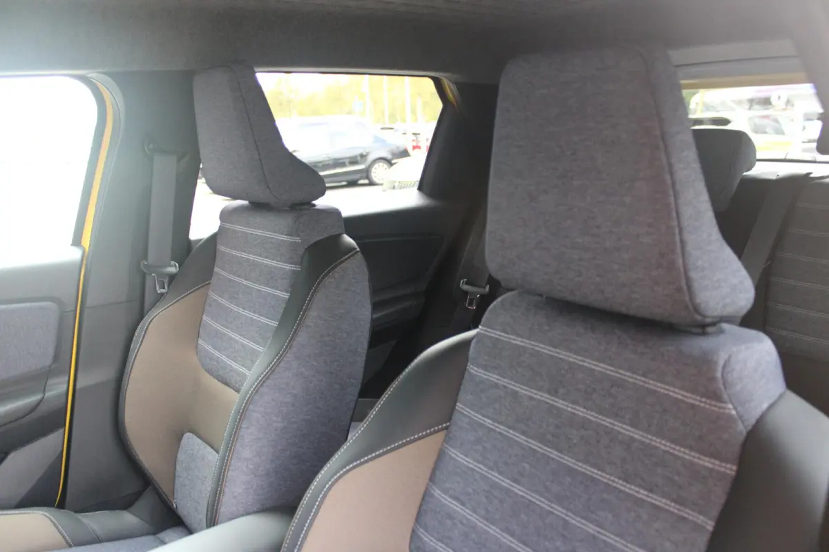 COMFORT RANGE TECHNO 150PK 52 kWh *NIEUWE AUTO!* | PACK WINTER TECHNO: (ELEKTRISCH VERWARMBARE VOORSTOELEN, ELEKTRISCH VERWARMBAAR STUURWIEL, BESTUUDERSSTOEL MET ELEKTRSCH VERSTELBARE LENDES