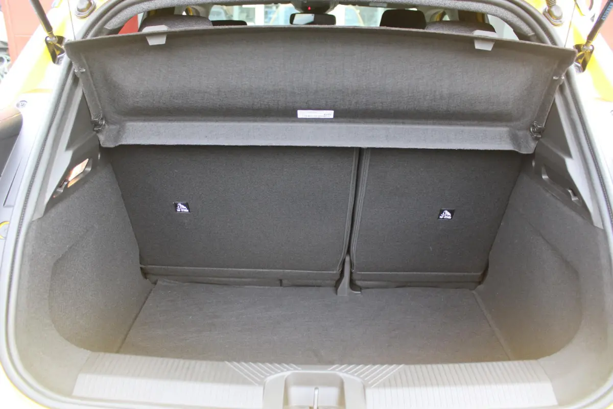 COMFORT RANGE TECHNO 150PK 52 kWh *NIEUWE AUTO!* | PACK WINTER TECHNO: (ELEKTRISCH VERWARMBARE VOORSTOELEN, ELEKTRISCH VERWARMBAAR STUURWIEL, BESTUUDERSSTOEL MET ELEKTRSCH VERSTELBARE LENDES