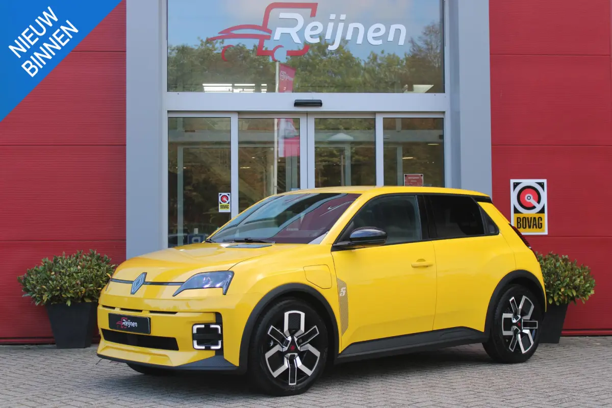 COMFORT RANGE TECHNO 150PK 52 kWh *NIEUWE AUTO!* | PACK WINTER TECHNO: (ELEKTRISCH VERWARMBARE VOORSTOELEN, ELEKTRISCH VERWARMBAAR STUURWIEL, BESTUUDERSSTOEL MET ELEKTRSCH VERSTELBARE LENDES