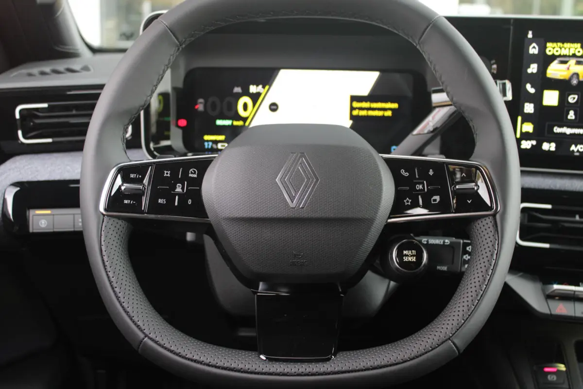 COMFORT RANGE TECHNO 150PK 52 kWh *NIEUWE AUTO!* | PACK WINTER TECHNO: (ELEKTRISCH VERWARMBARE VOORSTOELEN, ELEKTRISCH VERWARMBAAR STUURWIEL, BESTUUDERSSTOEL MET ELEKTRSCH VERSTELBARE LENDES