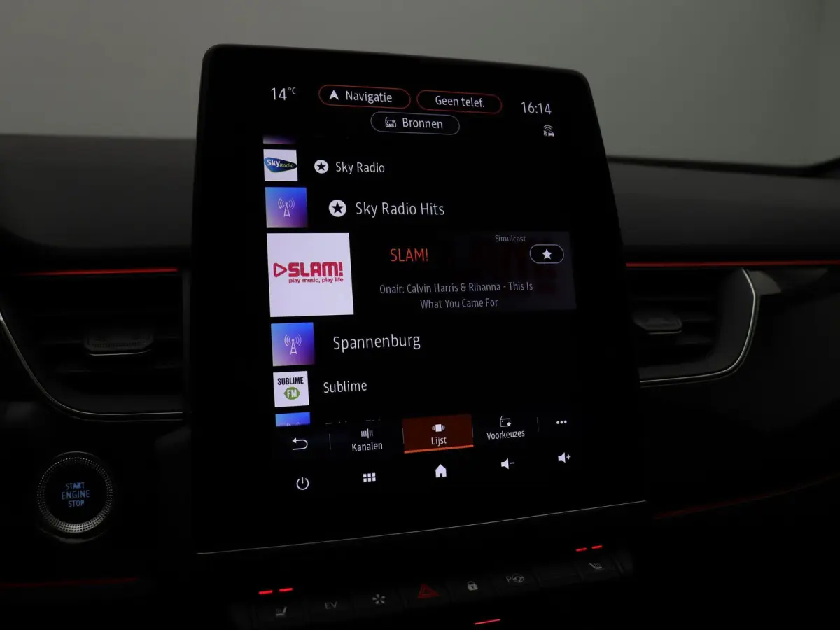 1.6 E-Tech Hybrid 145 R.S. Line | Stoel en stuur verwarming | Climate Control | Navigatie | Lederen bekleding | Elektrisch verstelbare stoel | Apple carplay/Andoid auto |
