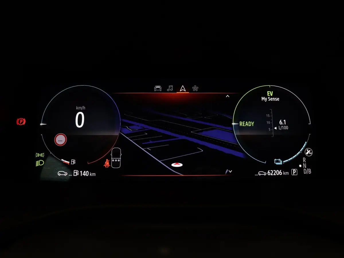 1.6 E-Tech Hybrid 145 R.S. Line | Stoel en stuur verwarming | Climate Control | Navigatie | Lederen bekleding | Elektrisch verstelbare stoel | Apple carplay/Andoid auto |