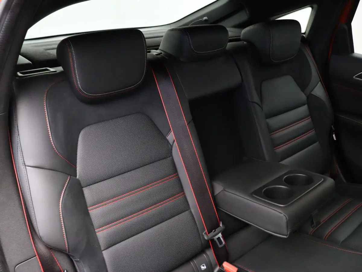 1.6 E-Tech Hybrid 145 R.S. Line | Stoel en stuur verwarming | Climate Control | Navigatie | Lederen bekleding | Elektrisch verstelbare stoel | Apple carplay/Andoid auto |