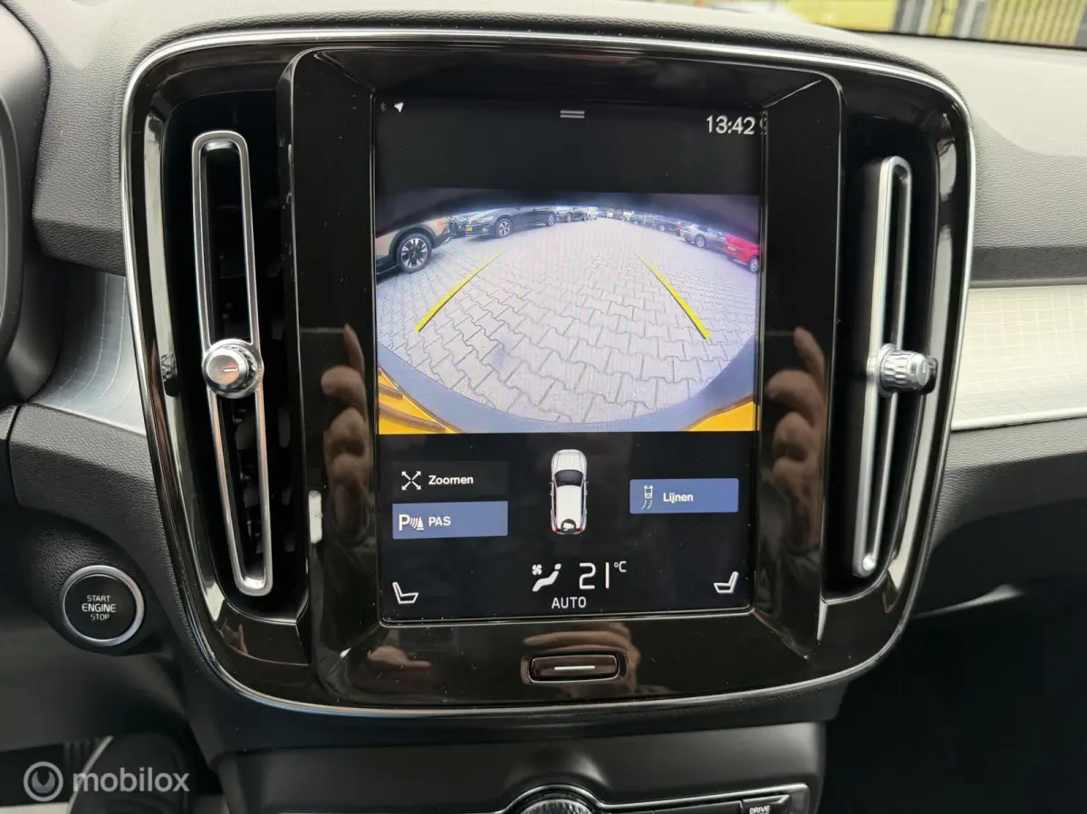 2.0 D3 AWD Momentum automaat leer