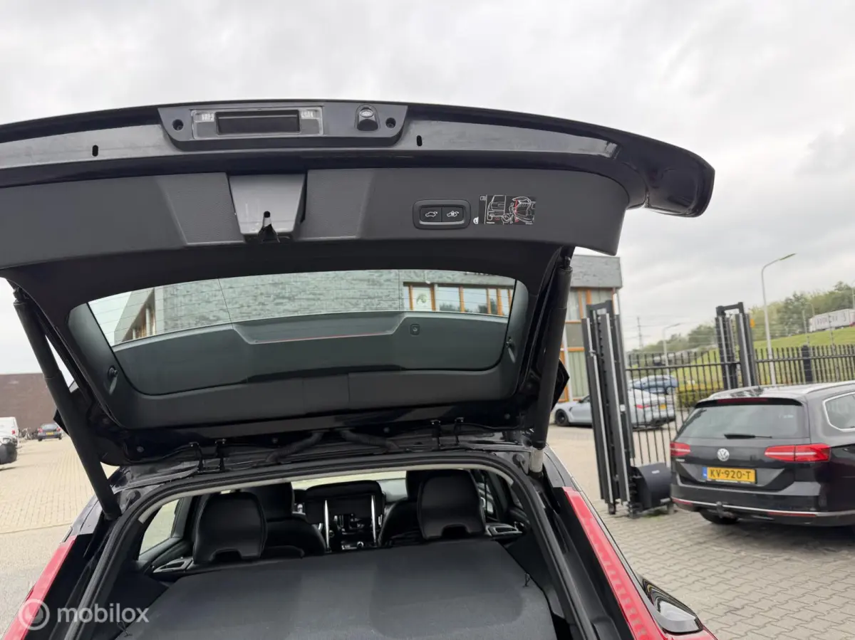 2.0 D3 AWD Momentum automaat leer