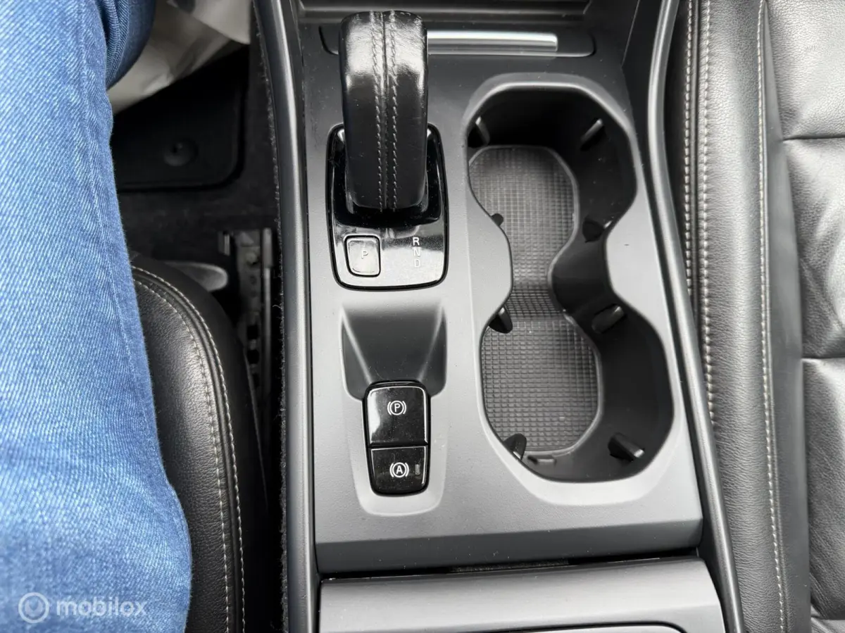 2.0 D3 AWD Momentum automaat leer