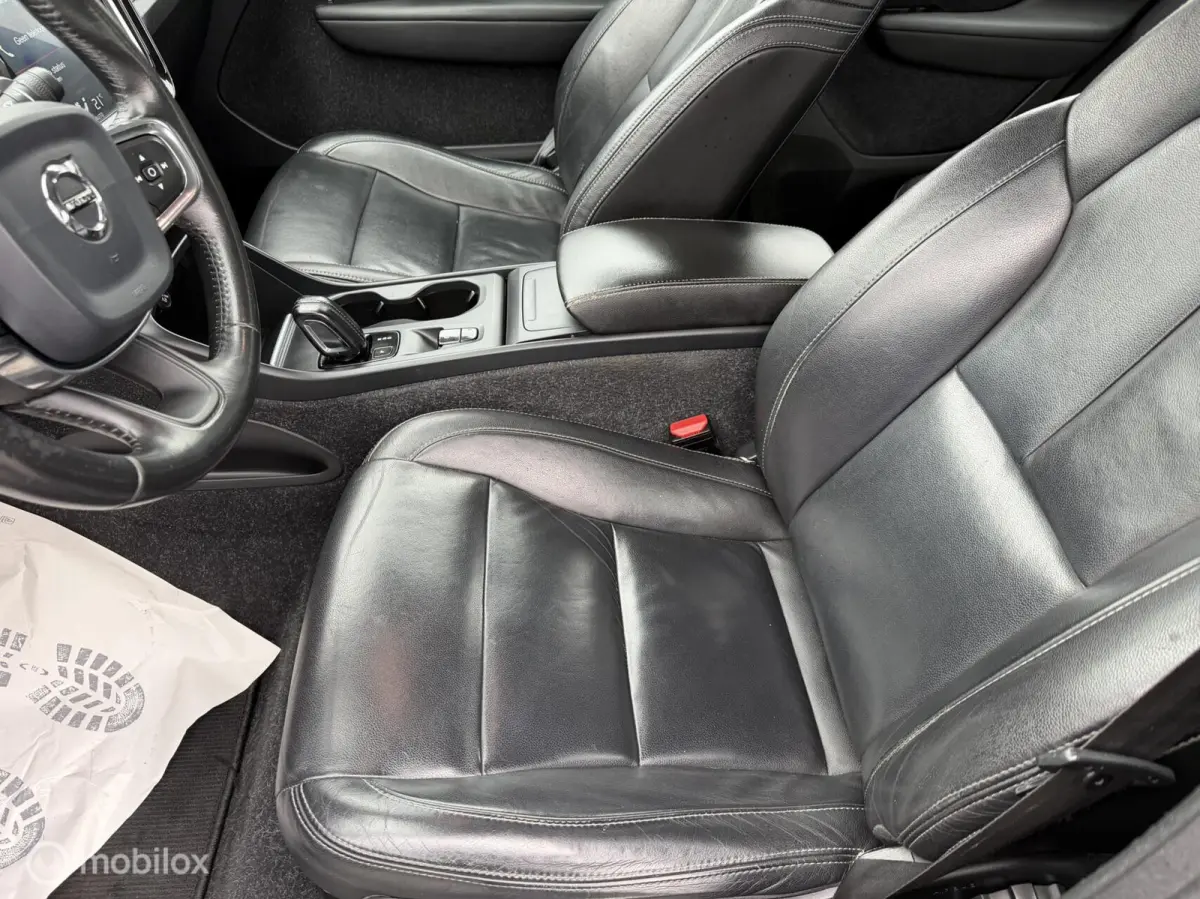 2.0 D3 AWD Momentum automaat leer