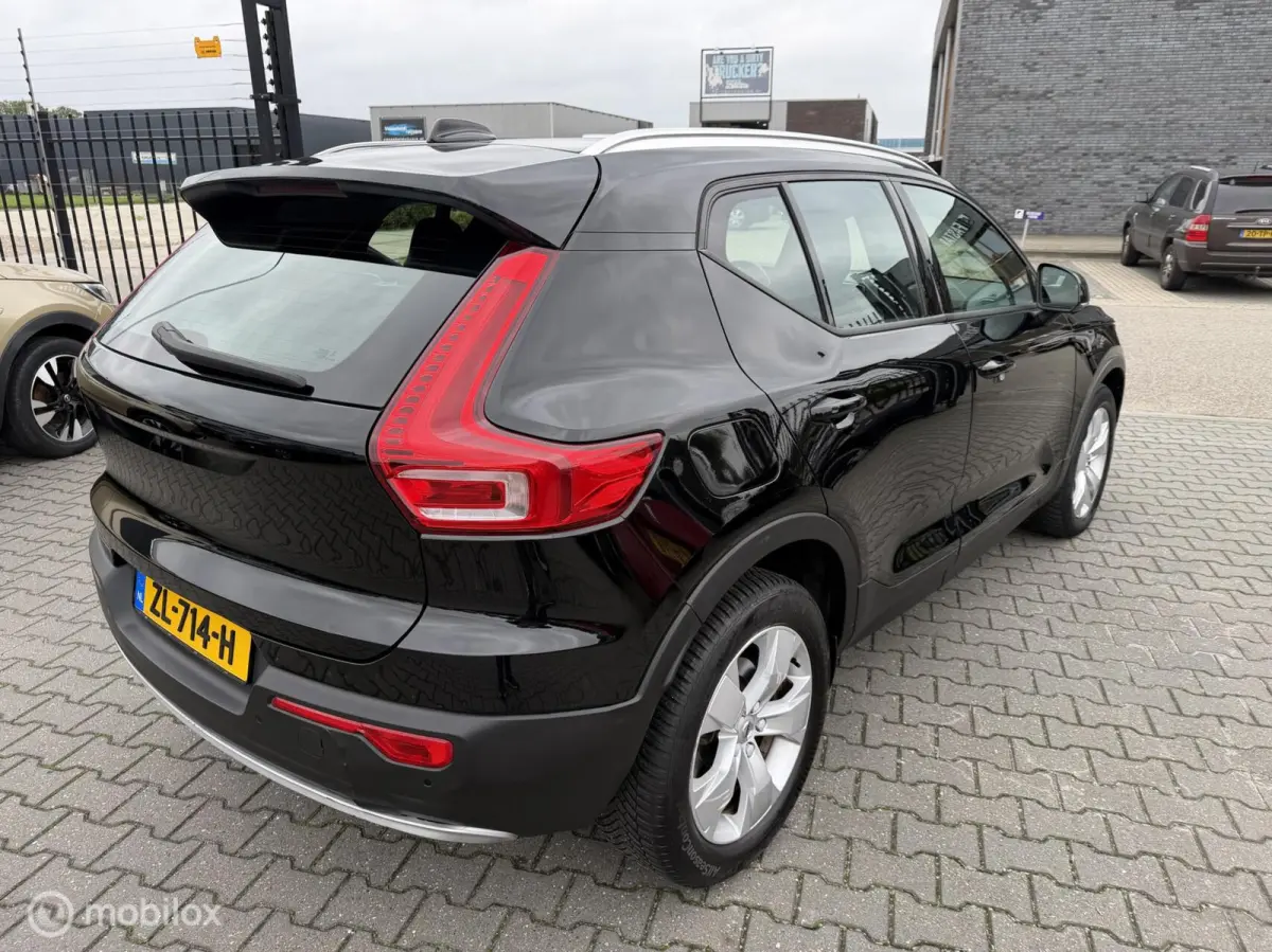 2.0 D3 AWD Momentum automaat leer
