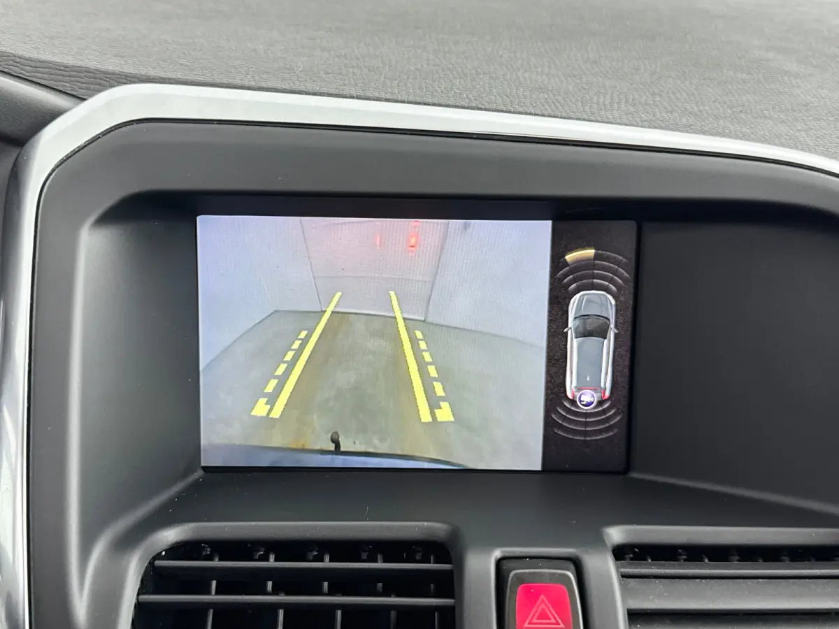 T5 Polar+ | 18" | Elektr. verstelbare Lederen Sportstoelen | Trekhaak | Panoramadak | Parkeercamera | Xenon | Stoelverwarming | Parkeerverwarming