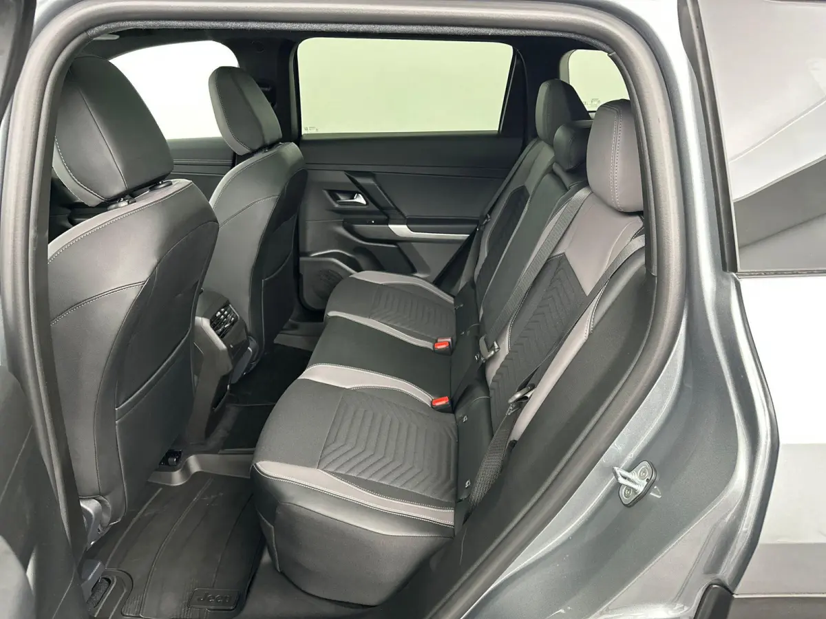 1.2 e-Hybrid First Edition | DEMOVOORDEEL | 360 graden camera | Elektrische Achterklep | PANO | Dodehoekdetectie | Apple Carplay & Android Auto | Navigatie | Stoel&Stuur Verwarming | 2+6 JAA
