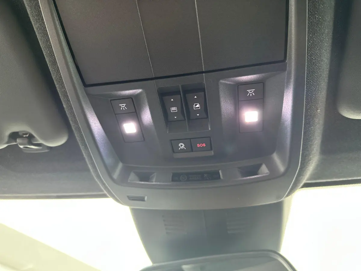 1.2 e-Hybrid First Edition | DEMOVOORDEEL | 360 graden camera | Elektrische Achterklep | PANO | Dodehoekdetectie | Apple Carplay & Android Auto | Navigatie | Stoel&Stuur Verwarming | 2+6 JAA