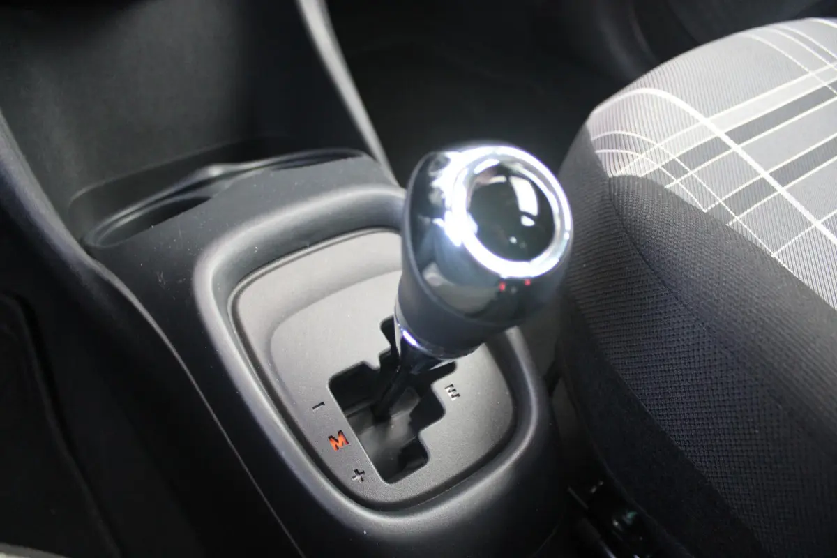 1.0 e-VTi ACTIVE AUTOMAAT ZEER LAGE KILOMETERSTAND | MISTLAMPEN VOOR | LED DAGRIJVERLICHTING | PARKEERSENSOREN ACHTER | AIRCO | MULTIFUNCTIONEEL LEDEREN STUURWIEL | BLUETOOTH | CENTRALE VERG