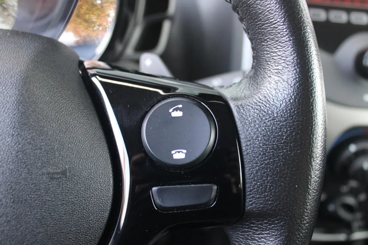 1.0 e-VTi ACTIVE AUTOMAAT ZEER LAGE KILOMETERSTAND | MISTLAMPEN VOOR | LED DAGRIJVERLICHTING | PARKEERSENSOREN ACHTER | AIRCO | MULTIFUNCTIONEEL LEDEREN STUURWIEL | BLUETOOTH | CENTRALE VERG